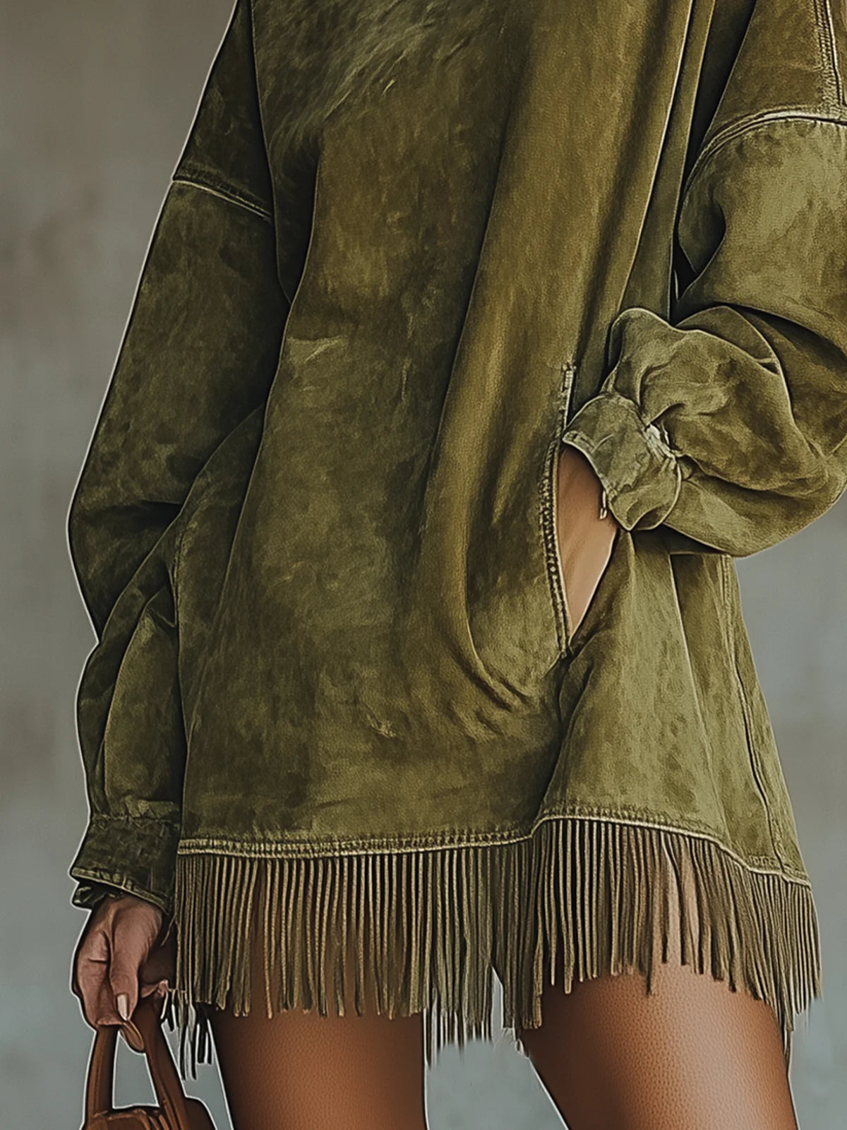 Rianne | Suède-look Jurk met Hoge Hals & Franjes
