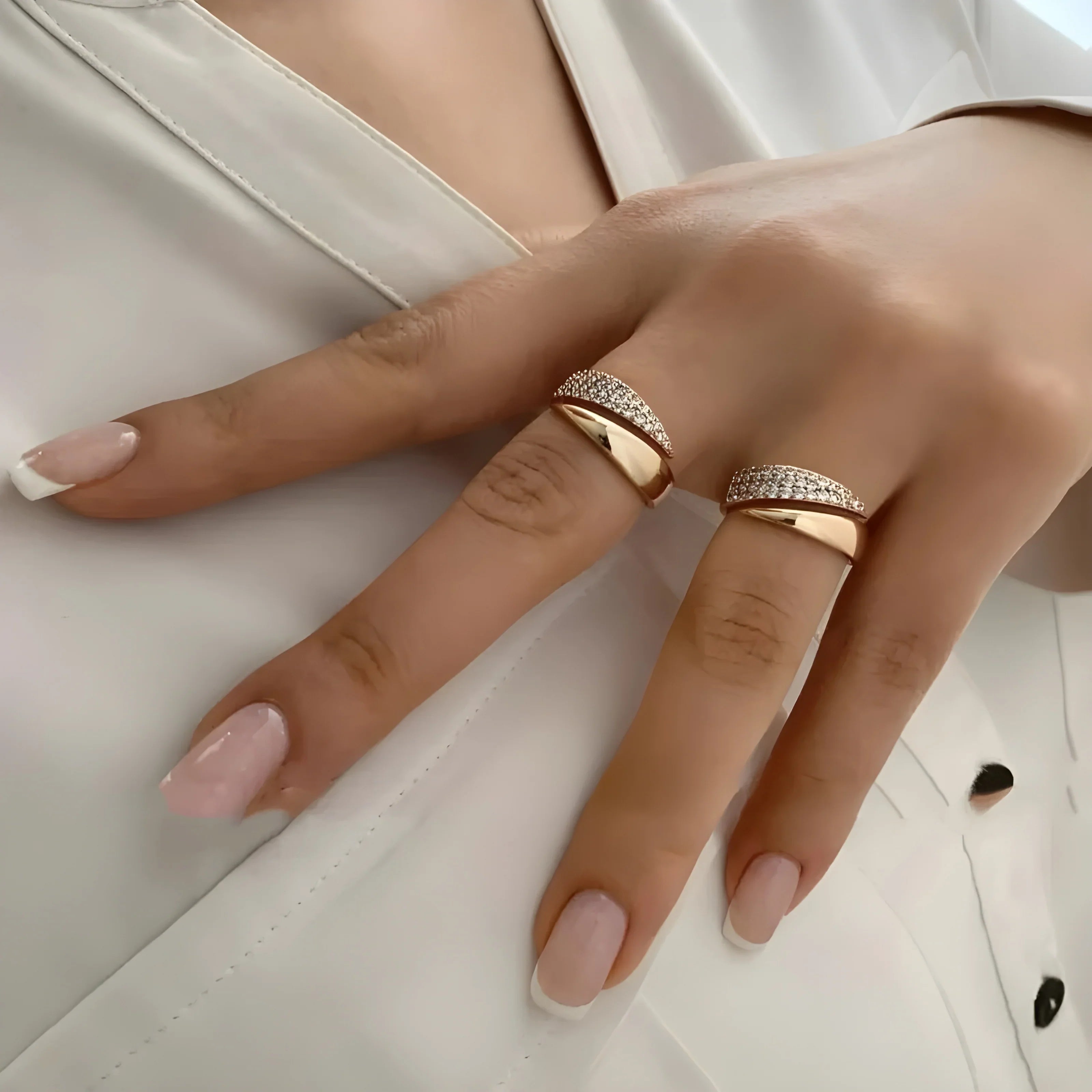 Selene | Elegante Gouden Ring met Fonkelstenen (1+1 GRATIS)