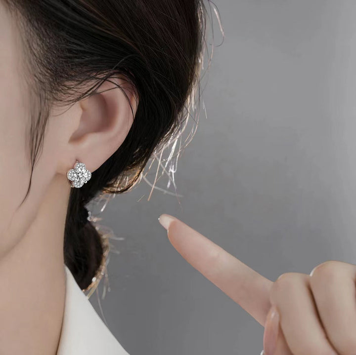 Moissanite Klaver Oorbellen | Wit Goud