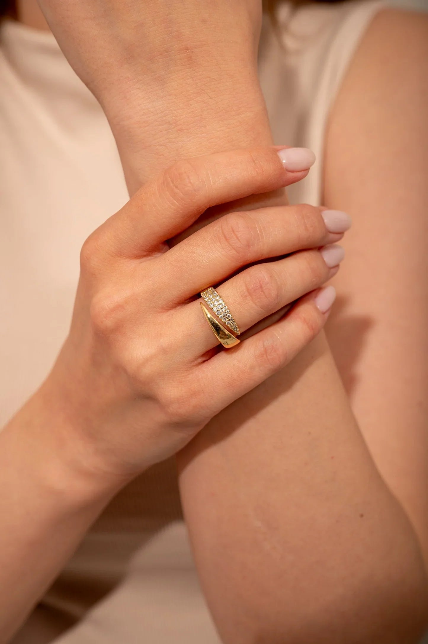 Selene | Elegante Gouden Ring met Fonkelstenen (1+1 GRATIS)