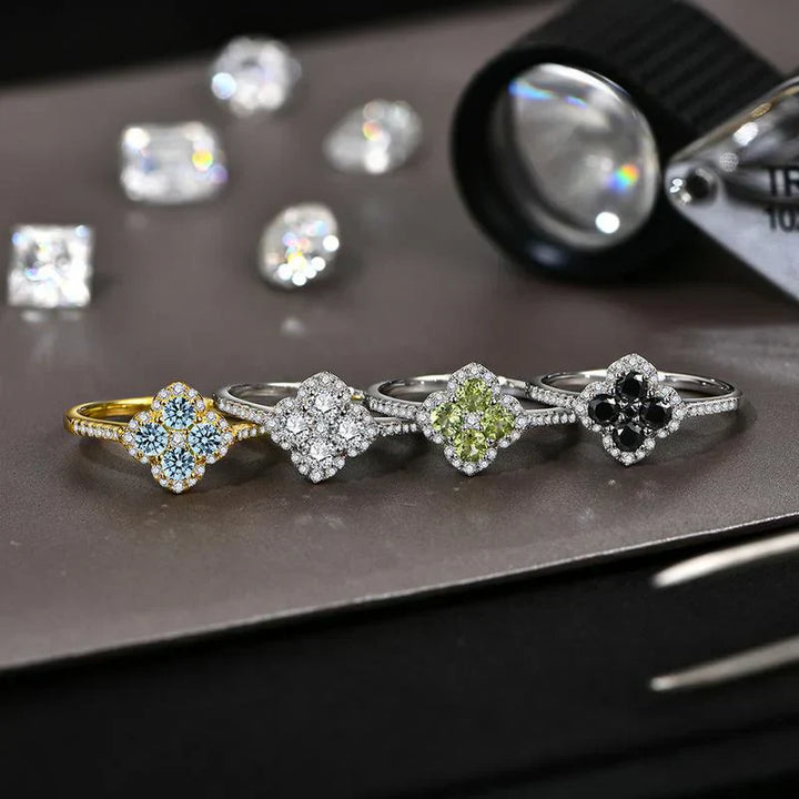 Soraya Clover Ring | Witte goud